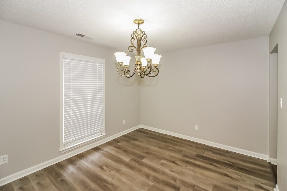 Building Photo - 10221 Green Moss Dr N