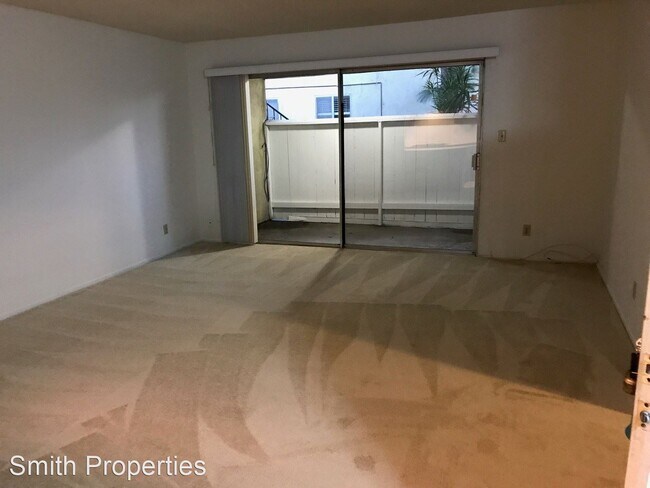 Building Photo - 1865 Plaza del Amo