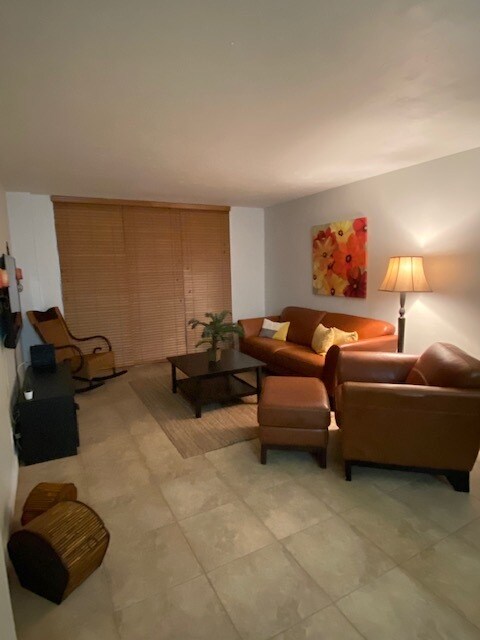 Living Room - 3801 S Ocean Dr