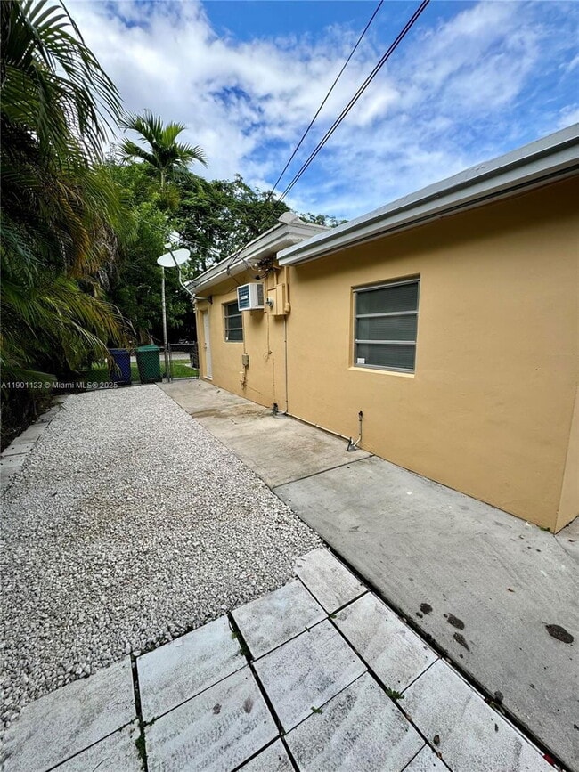 Building Photo - 5700 SW 42nd St