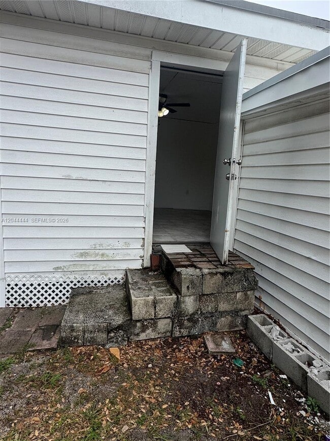Building Photo - 3271 NW 15th St