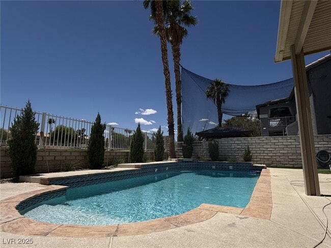 Building Photo - 2433 Antler Point Dr
