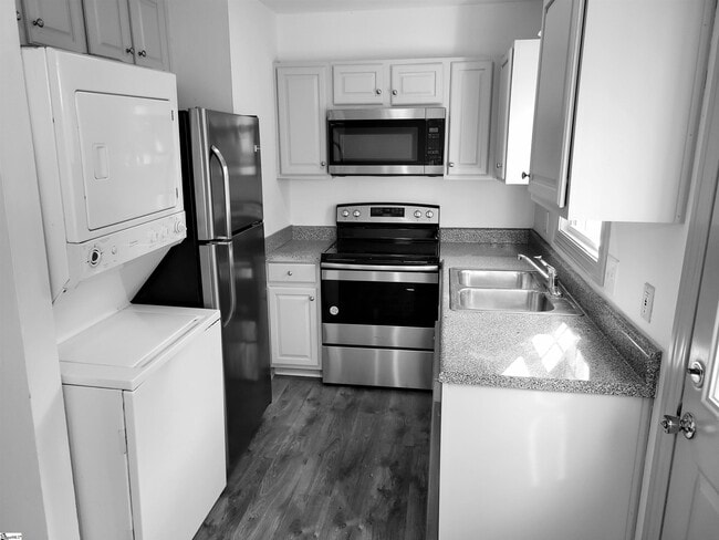 Building Photo - 202 Emerald Park Ct
