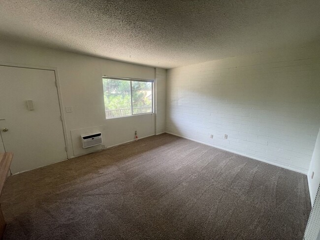 Building Photo - APARTMENT- UPTOWN SEDONA - APPLE TREE SQUARE