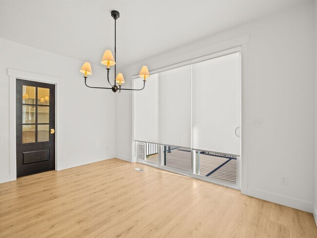 Building Photo - 5 Bed / 3.5 Bath Home in Saratoga Springs – Spacious Living Near Utah Lake