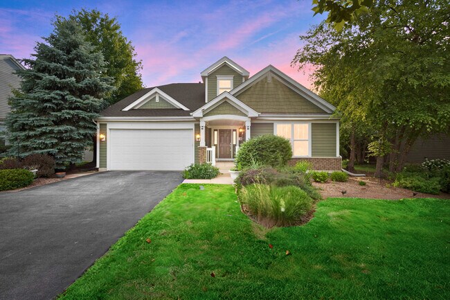 Building Photo - 115 Clover Dr