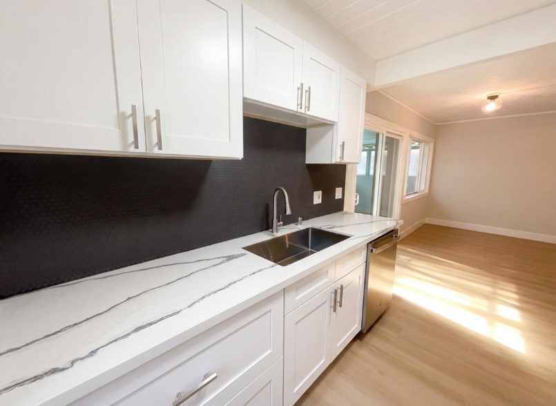 Building Photo - 2361 Oakmont Dr