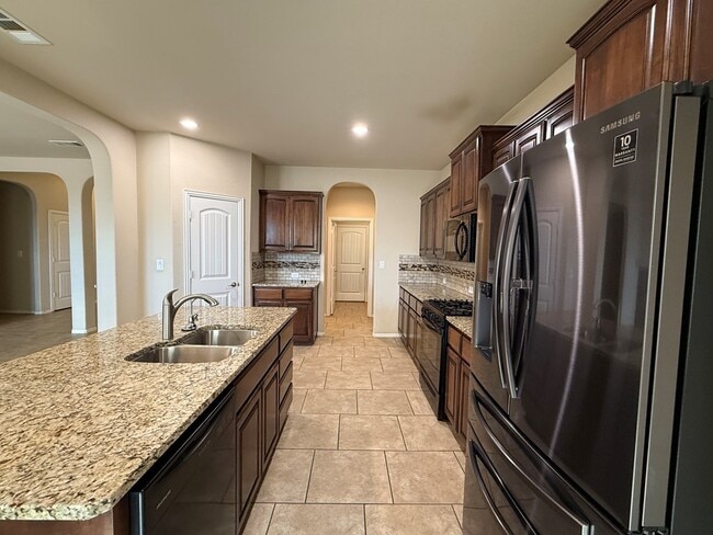 Building Photo - 7220 Cross B Rd