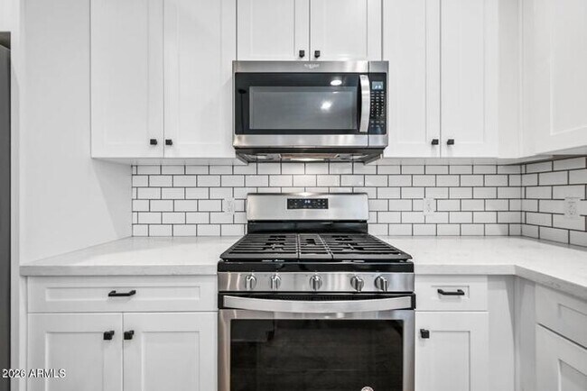 Building Photo - 3030 N 38th St