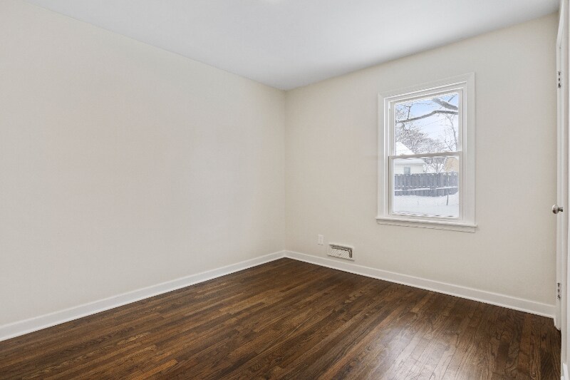 Building Photo - 137 Legion Cir