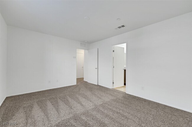 Building Photo - 4561 Woolcomber St