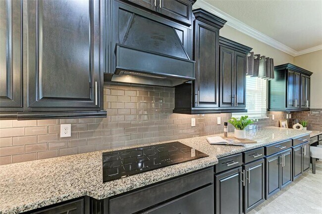Building Photo - 4789 Vasca Dr