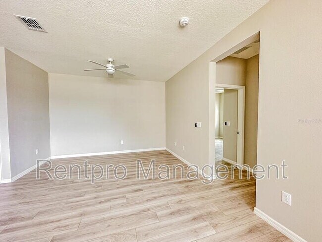 Building Photo - 9409 Baraboo Way