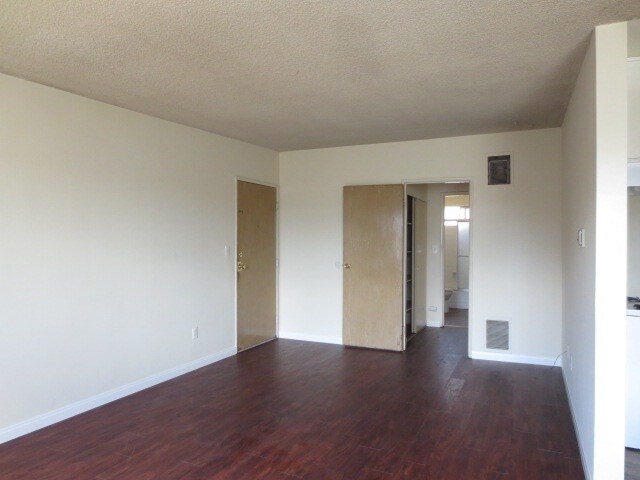Building Photo - 8356 Amigo Ave