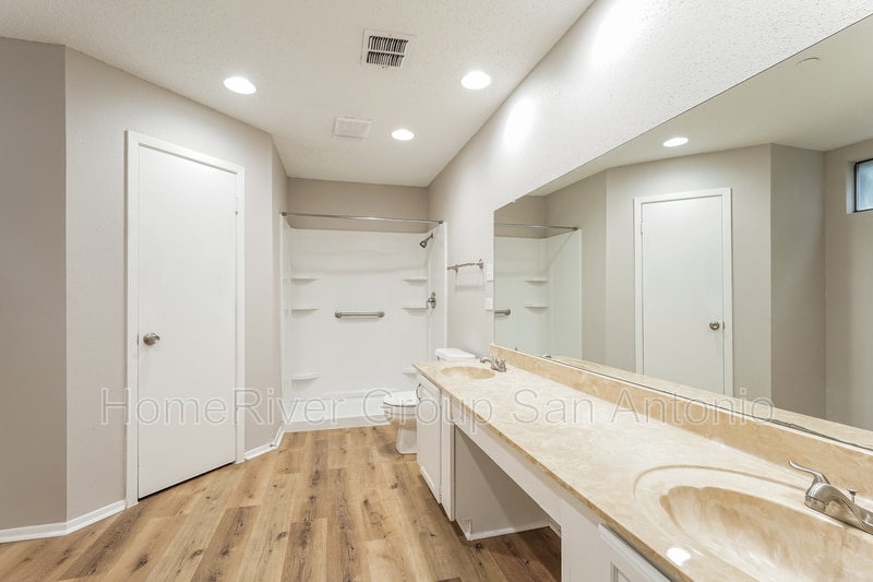 Building Photo - 6827 Country Haven