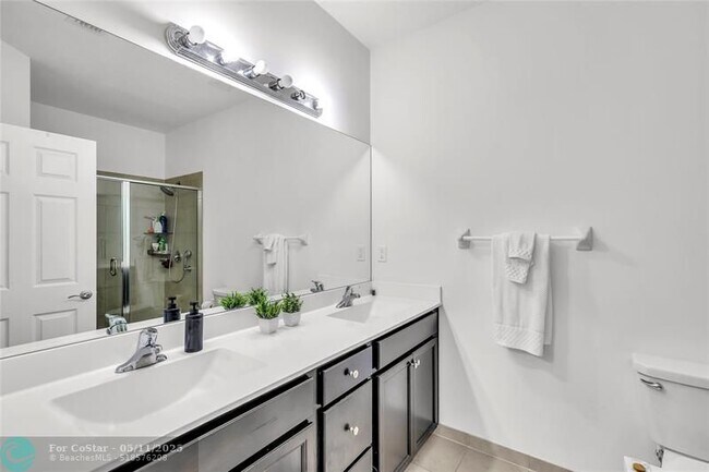 Building Photo - 18401 NW 89th Ct