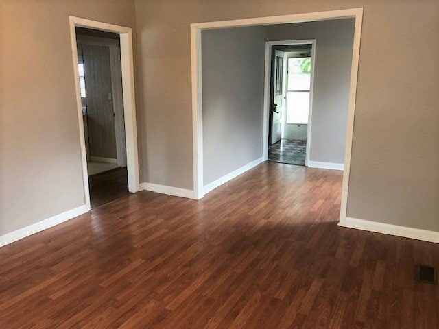 Building Photo - 2 Bedroom / 1 Bath Home  Kingsport, TN