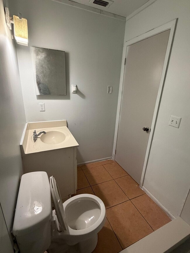 Building Photo - 101 Red Cedar Dr