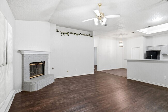 Building Photo - 7103 Greenspoint Dr