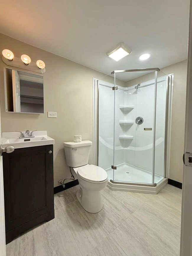 Building Photo - 1704 S Highland Ave