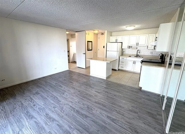 Building Photo - 411 Hobron Ln