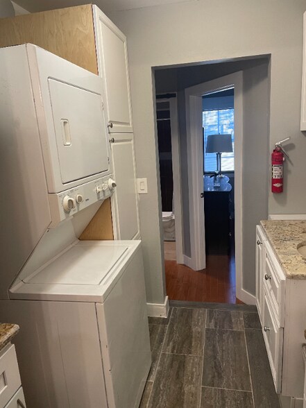 Building Photo - 3845 SW 148th Pl