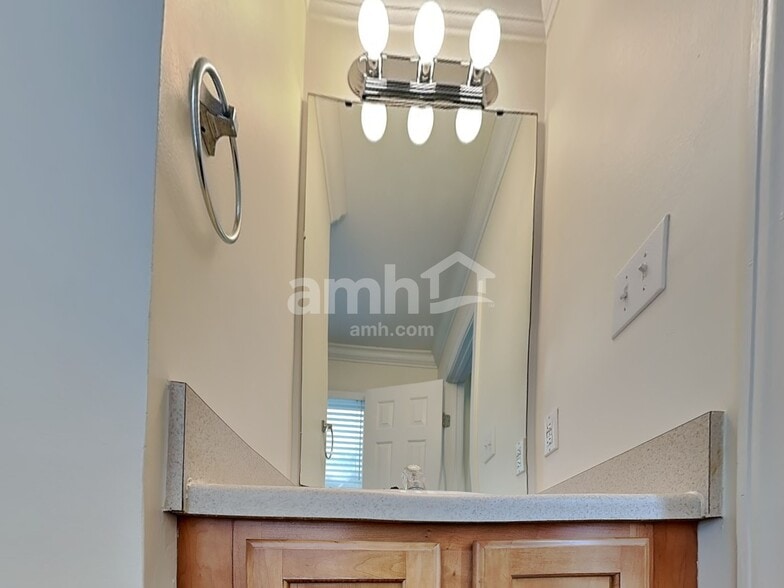 Building Photo - 4840 Forest Highland Dr