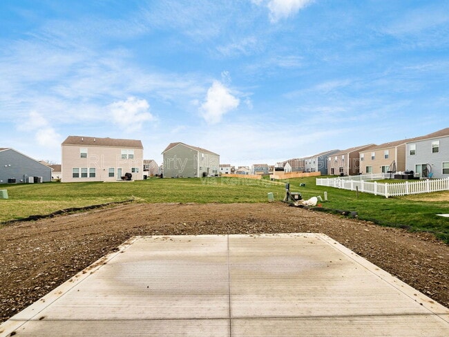 Building Photo - 7449 Sugarbark Dr
