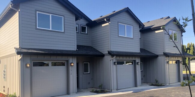 Primary Photo - Ross Lane Triplex