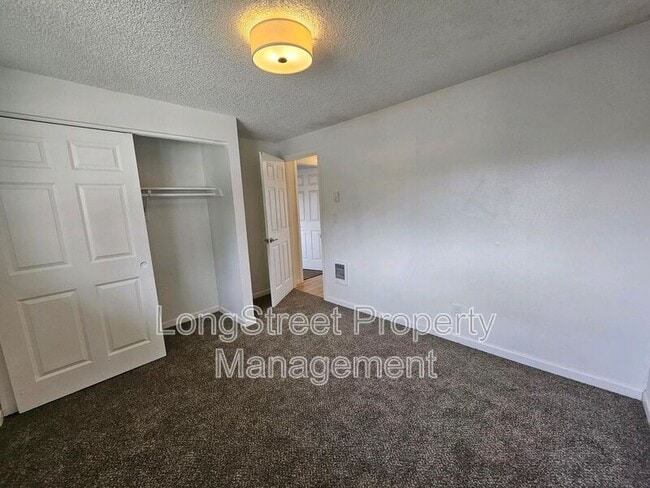 Building Photo - 412 Pearl St
