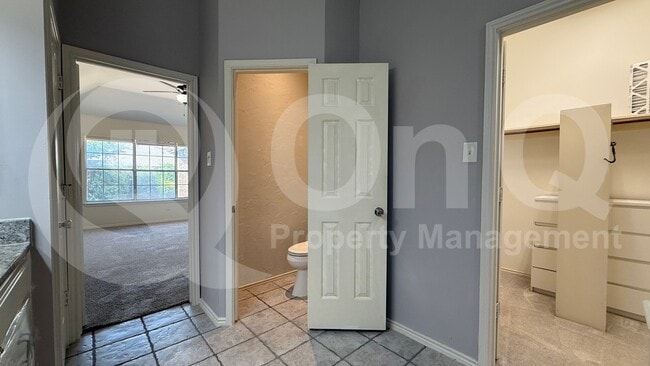 Building Photo - 10105 Anne Dr
