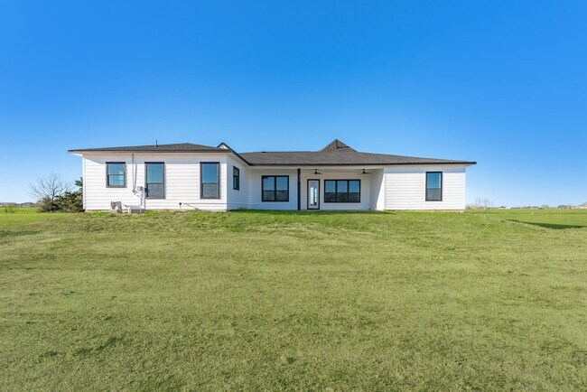 Building Photo - 519 Chuckwagon Trail