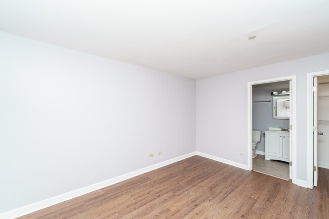 Building Photo - 1332 Cunat Ct