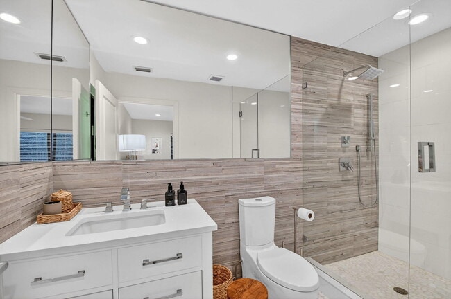 Building Photo - 2904 Spanish Trail