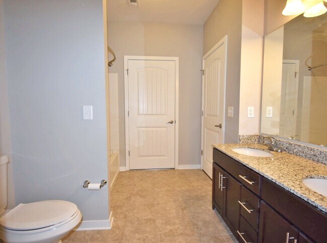 Building Photo - 1118 Litton Ave