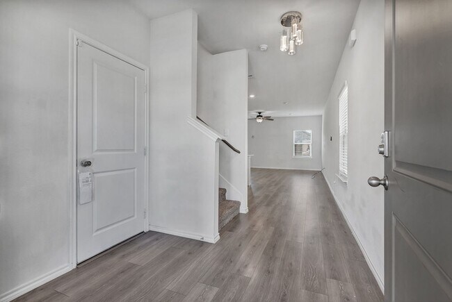 Building Photo - 3212 Perman Dr