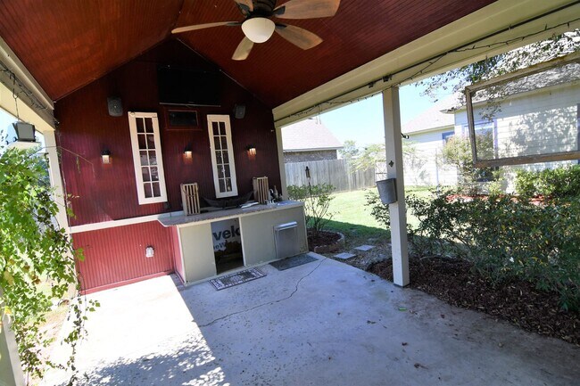 Building Photo - Zachary School District!  Trendy, 3 bedroom, 2.5 bath home in coveted Marshall Bonds Subdv