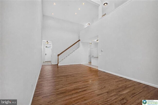 Building Photo - 5127 Dogwood Trail
