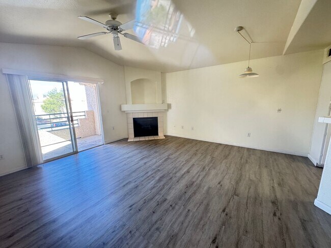 Building Photo - 5415 W Harmon Ave