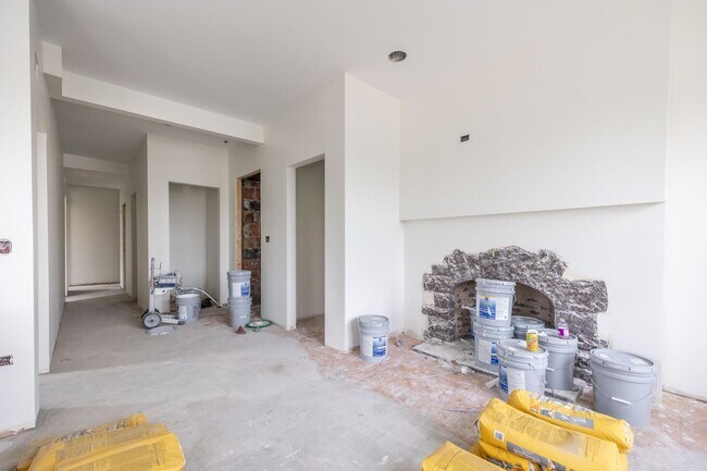 Building Photo - 8001 Edgewater Rd