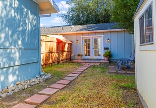 Building Photo - 414 W Walnut Ave