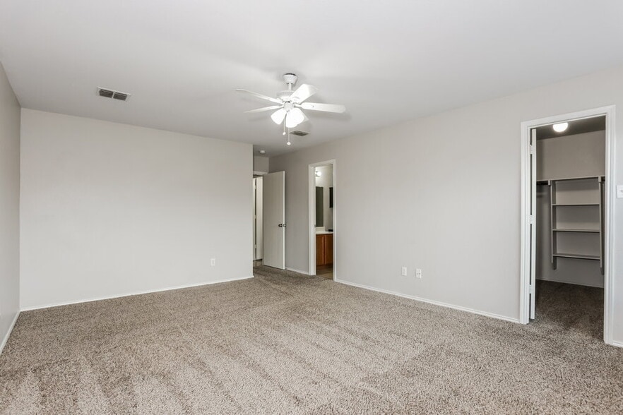 Building Photo - 1453 Castle Ridge Rd