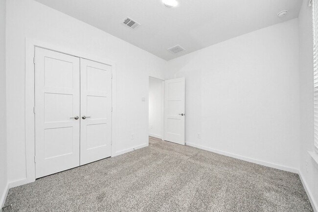 Building Photo - 3209 Anchor Grn Dr