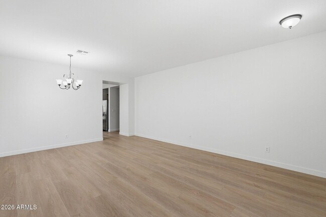 Building Photo - 39518 N White Tail Ln