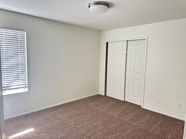 Building Photo - 946 N 59th St