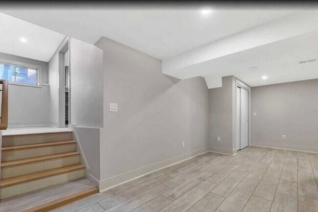 Building Photo - 22 Greentree Terrace
