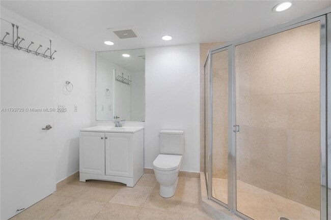Building Photo - 475 Brickell Ave