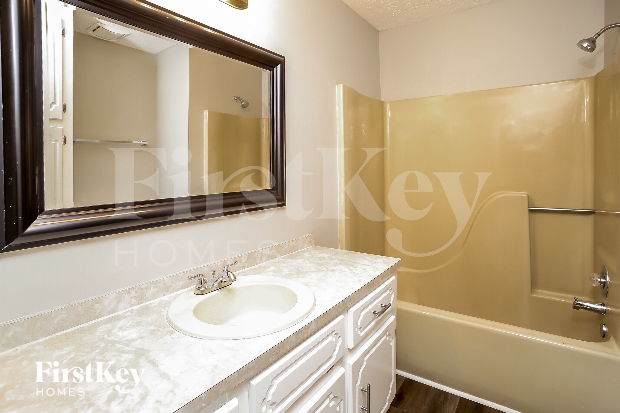 Building Photo - 127 McWhirter Pl