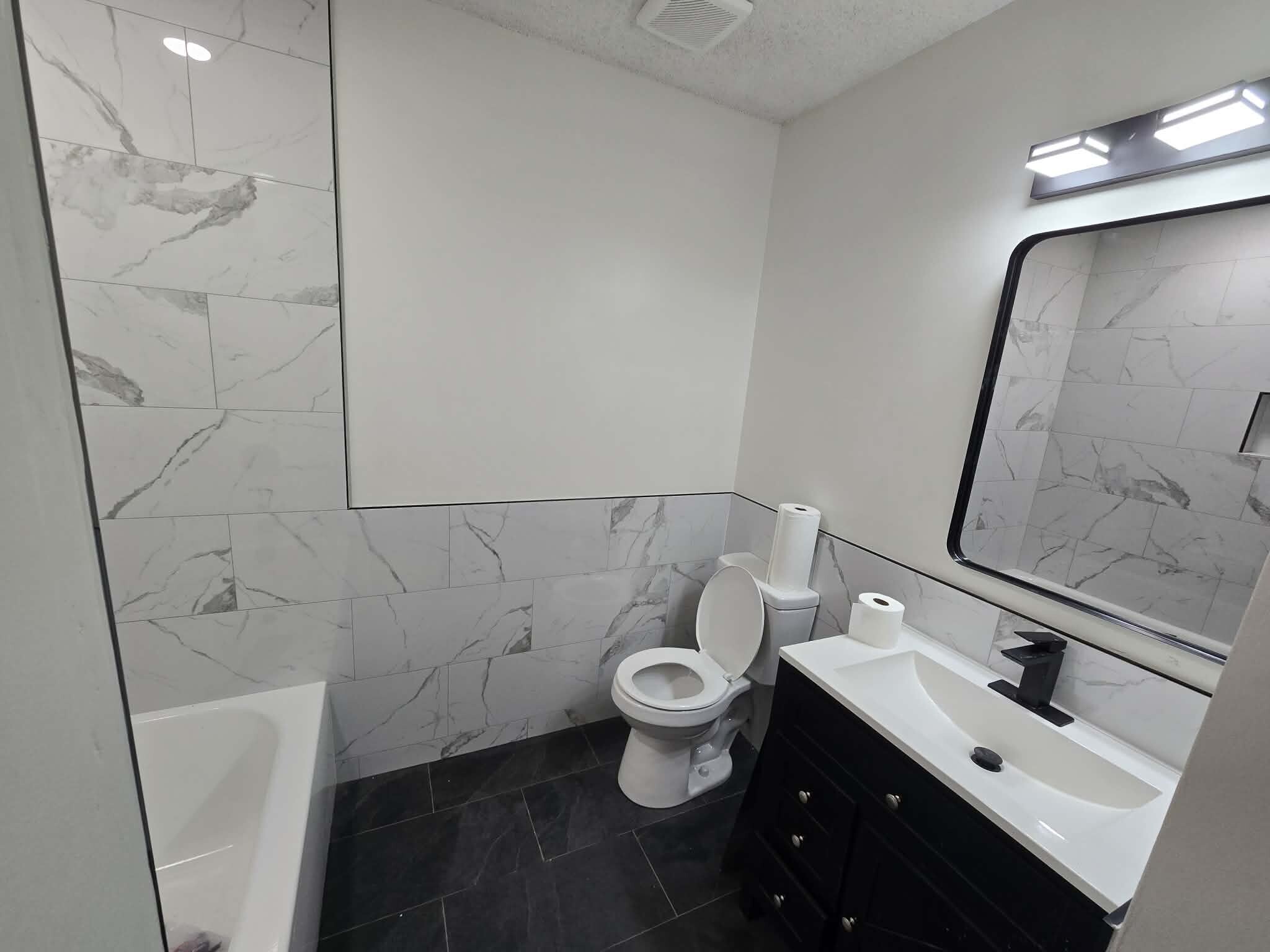 Building Photo - 7259 Northbrook Dr