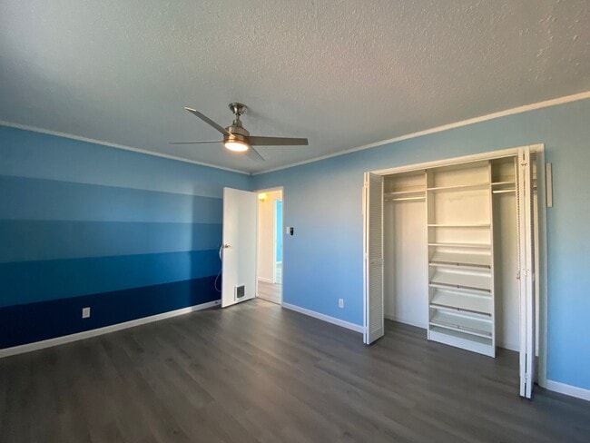 Building Photo - 98-1387-1387 Nola St